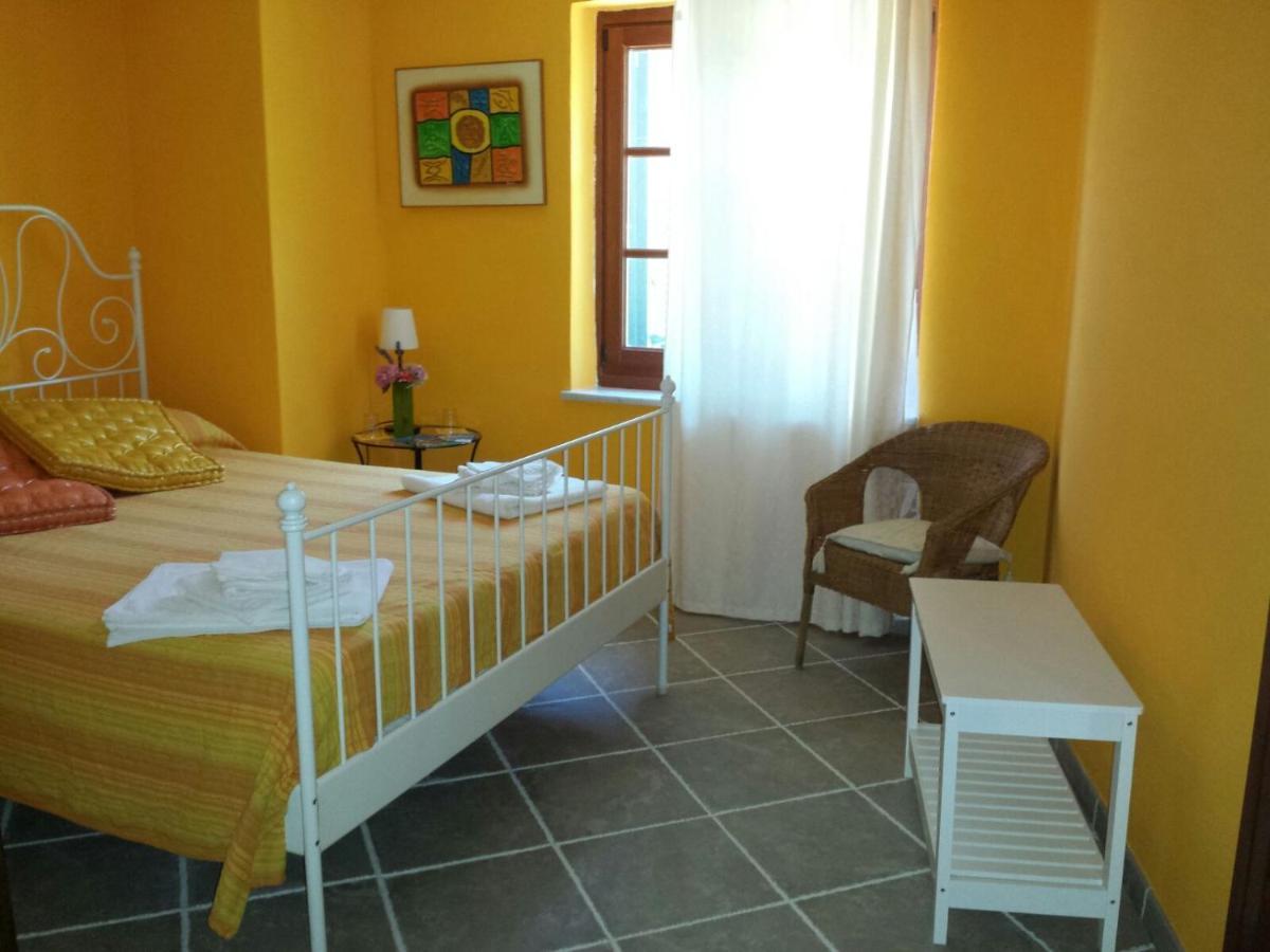 B&B Pietre Antiche Vezzi Portio Exterior foto